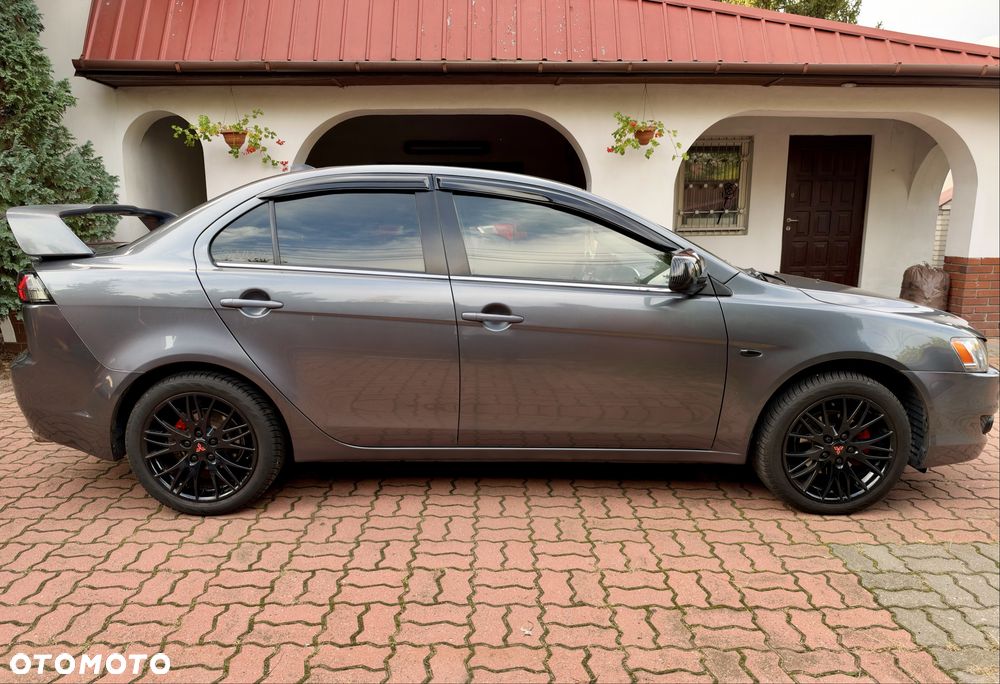 Mitsubishi Lancer - 3