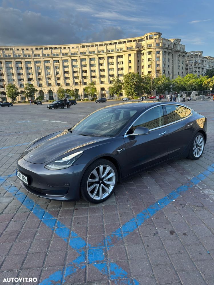 Tesla Model 3 Langstreckenbatterie Allradantrieb Dual Motor - 8