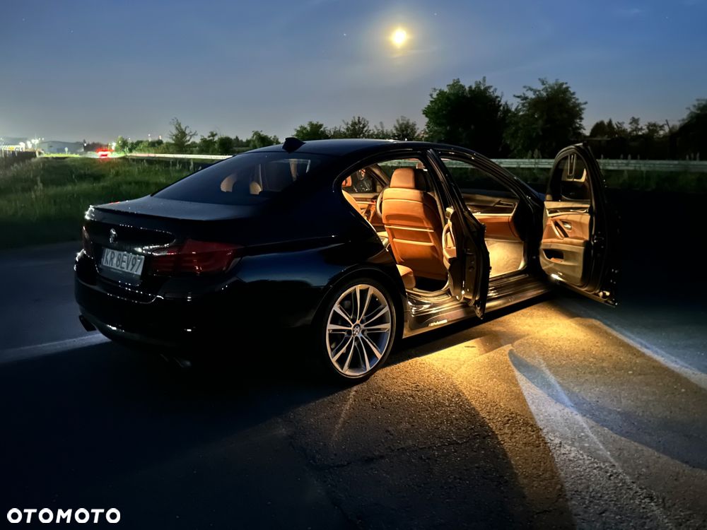 BMW Seria 5 528i - 6