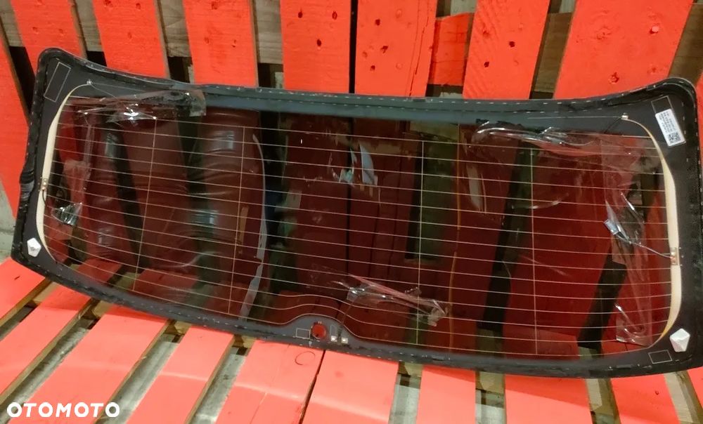 VW ID4 szyba klapy tył oryginalna demontaż - 3