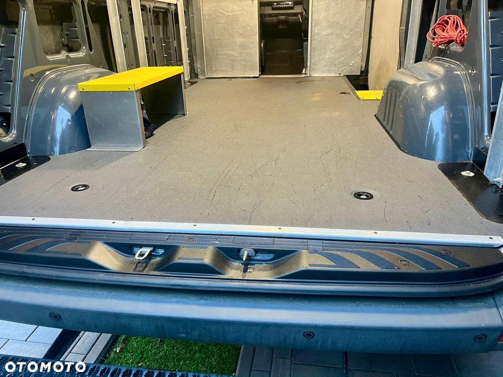 Mercedes-Benz SPRINTER - 11