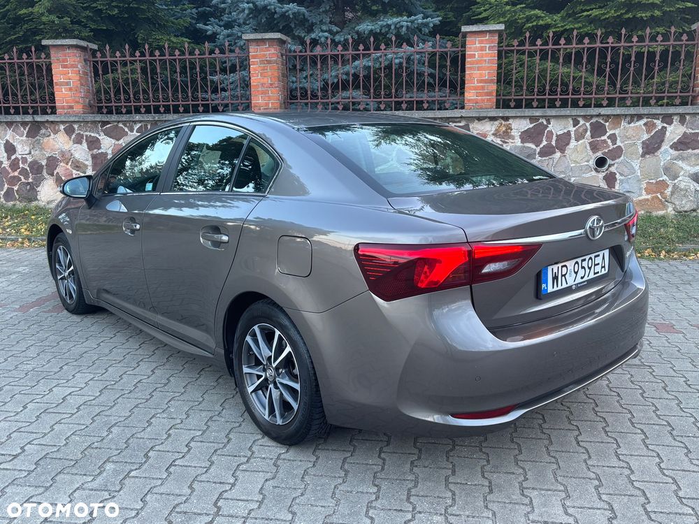 Toyota Avensis 1.8 Premium - 6