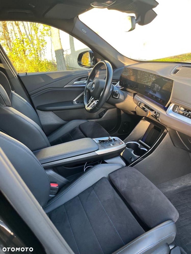 BMW iX1 xDrive30 66.5kWh M Sport - 8