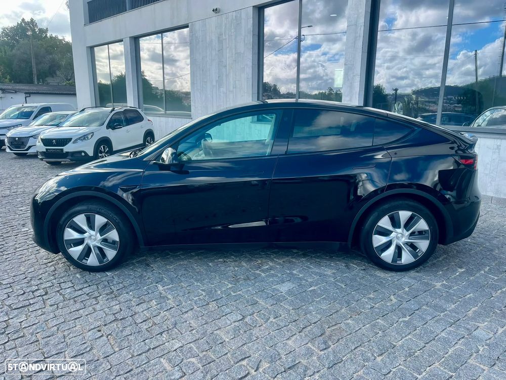 Tesla Model Y Standard - 10