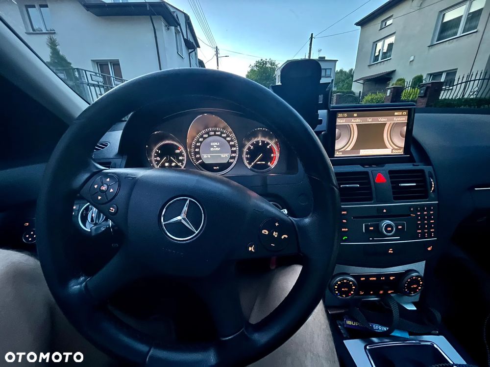 Mercedes-Benz Klasa C 200 CDI BlueEff Avantgarde - 8