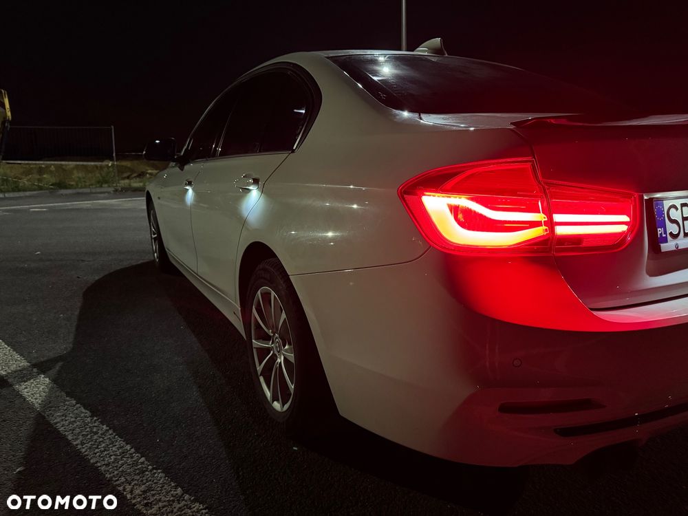BMW Seria 3 320i Sport Line - 9