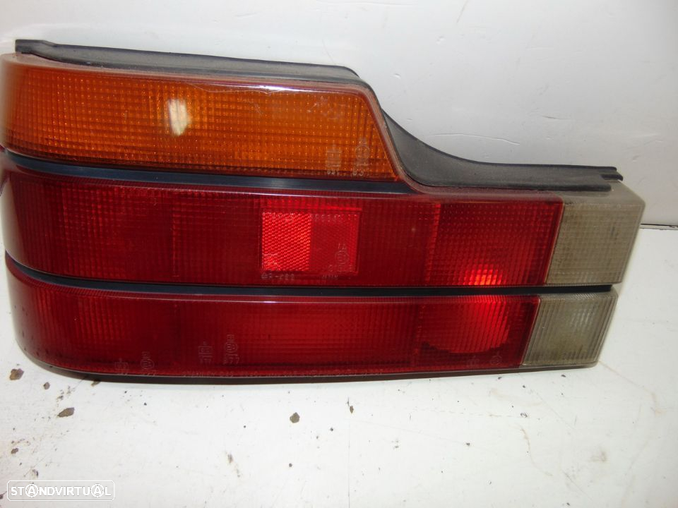 Mazda 626 farolim trás - 4