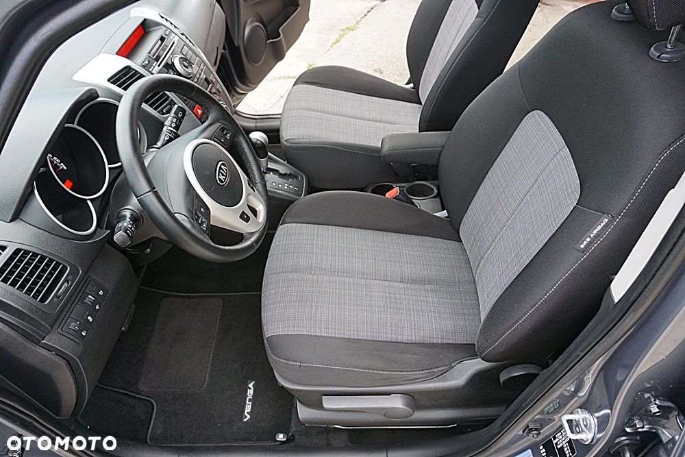 Kia Venga 1.6 CVVT Automatik Titanium Collection - 24