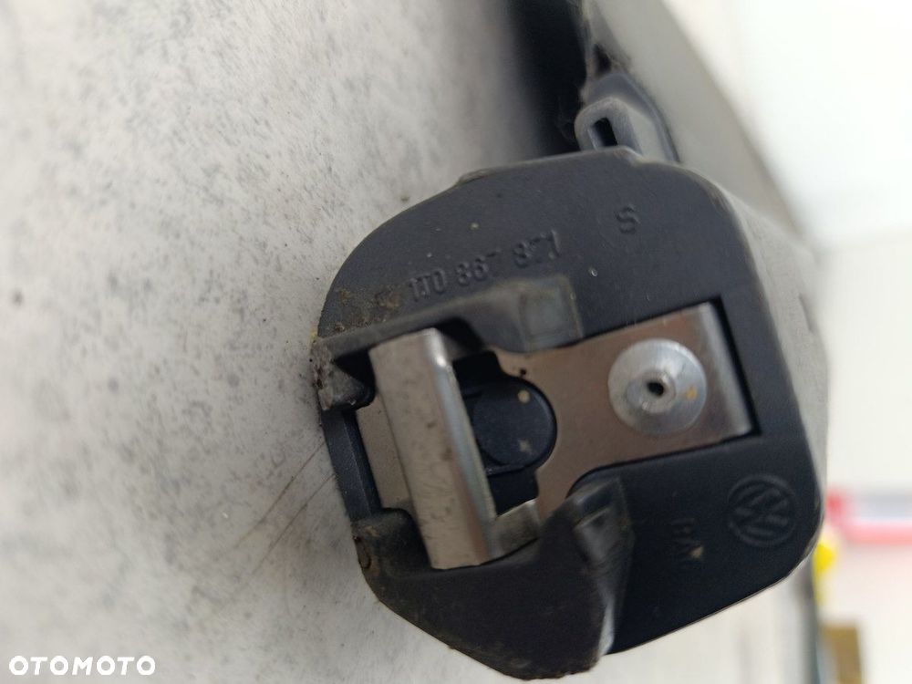 ROLETA BAGAŻNIKA  VW TOURAN I 1T0867871S 1.9 TDI - 8