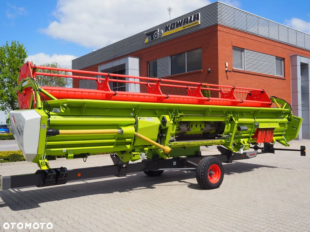 Claas Trion 650 + V650 - 12