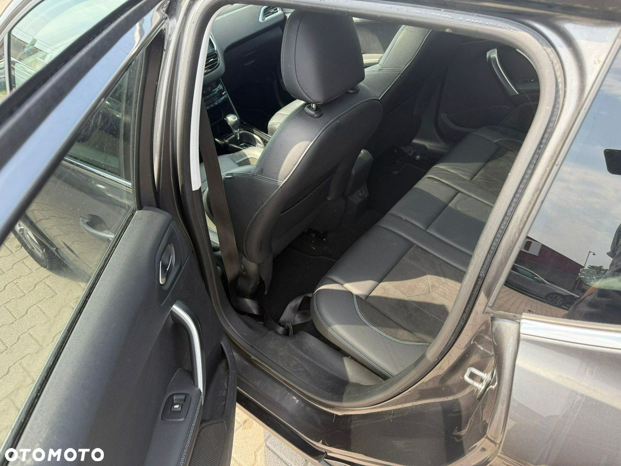Peugeot 2008 - 11