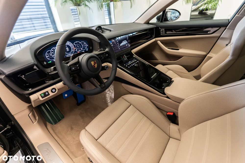Porsche Panamera 4 - 9