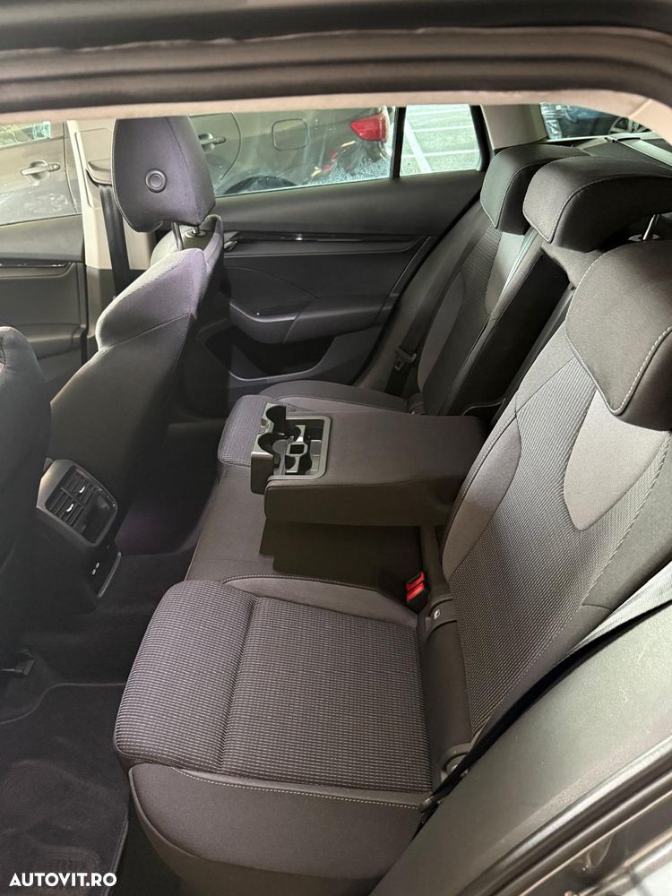 Skoda Octavia 2.0 TDI DSG Ambition - 6