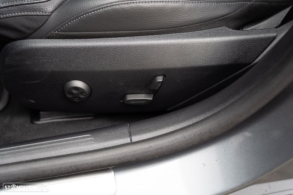 Mercedes-Benz C 300 e T 9G-TRONIC Avantgarde - 8