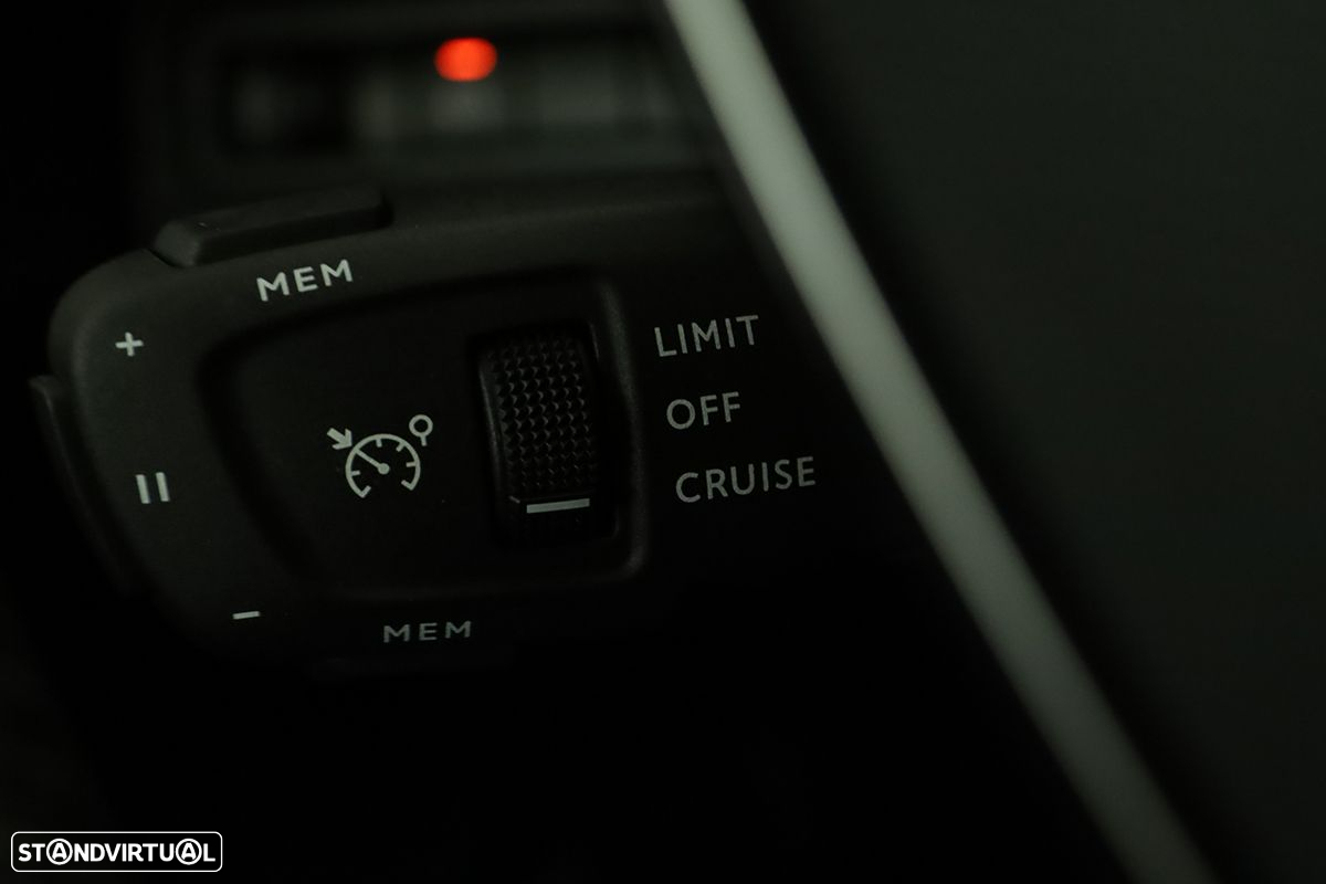 Peugeot 3008 1.2 Hybrid Allure Pack e-DCS6 - 18
