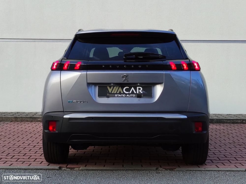 Peugeot e-2008 Allure - 10