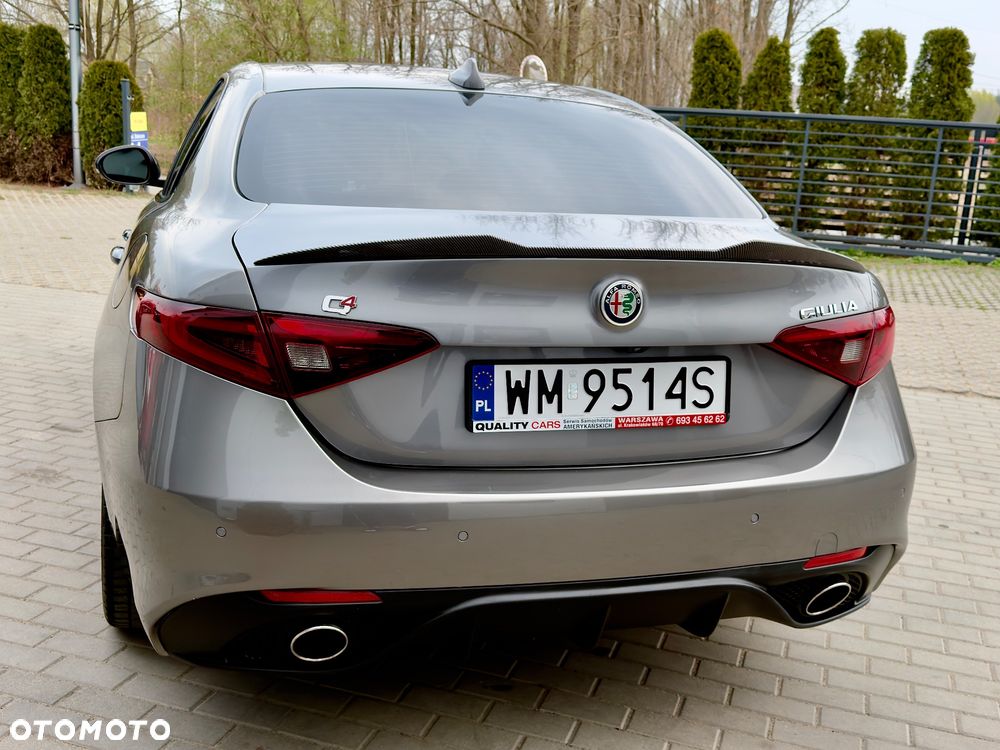 Alfa Romeo Giulia 2.0 Turbo 16V AT8-Q4 Ti - 9
