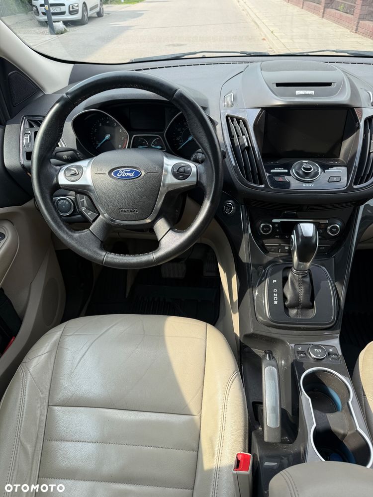 Ford Escape 2.0 EcoBoost AWD Titanium - 4