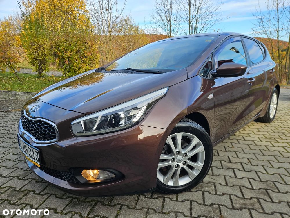 Kia Ceed 1.6 GDI Fifa World Cup Edition - 1
