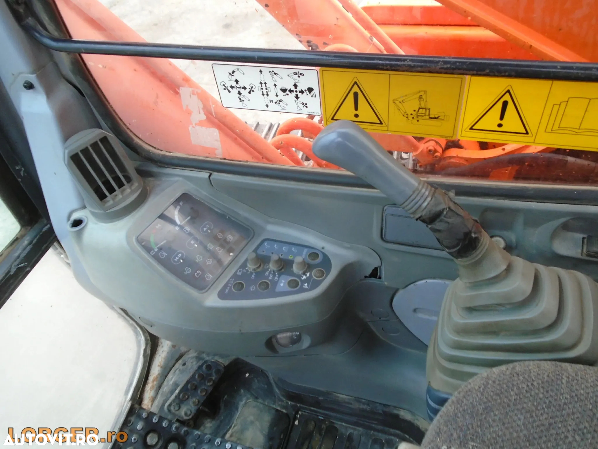 FIAT HITACHI EX215 - 11