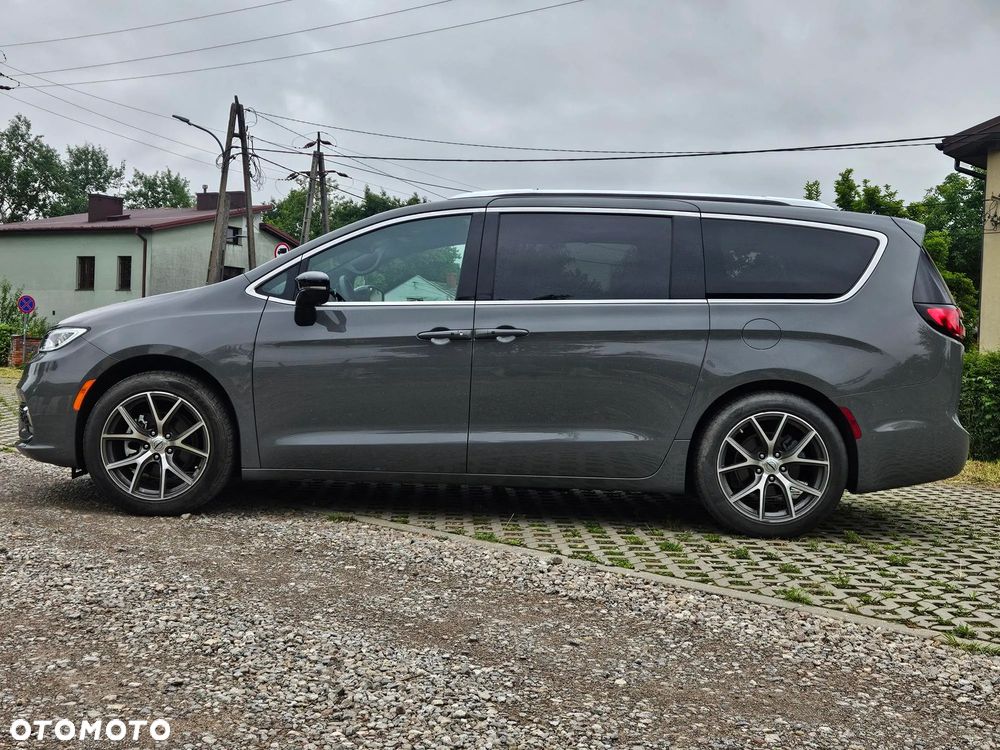Chrysler Pacifica - 6