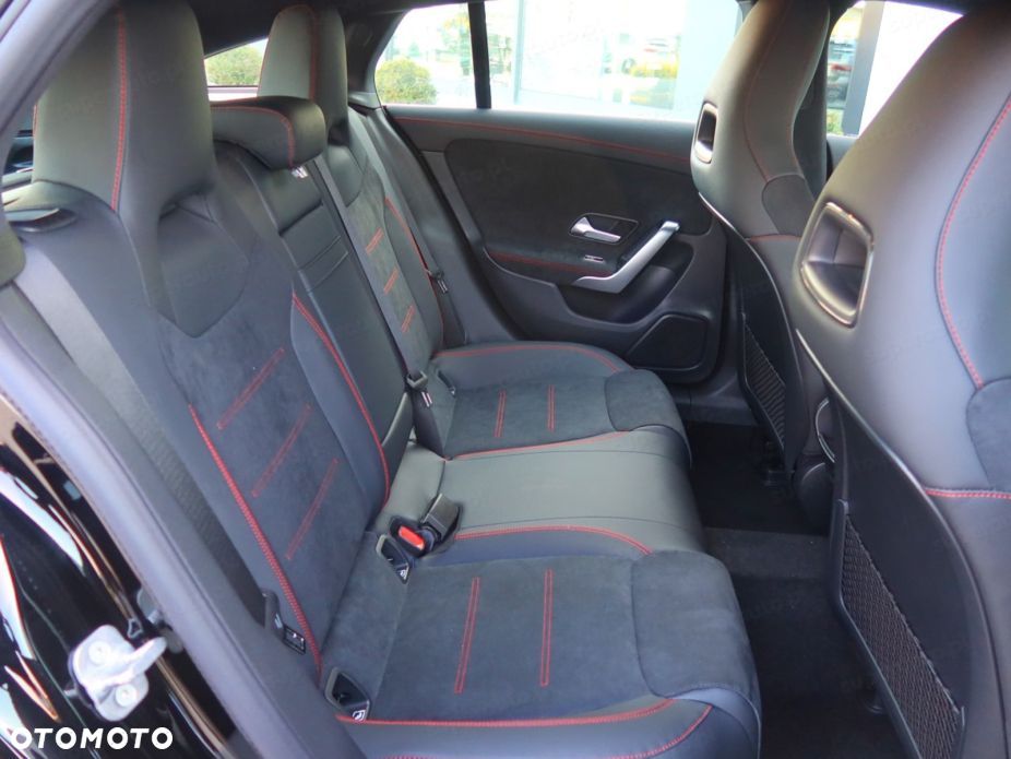 Mercedes-Benz CLA - 10