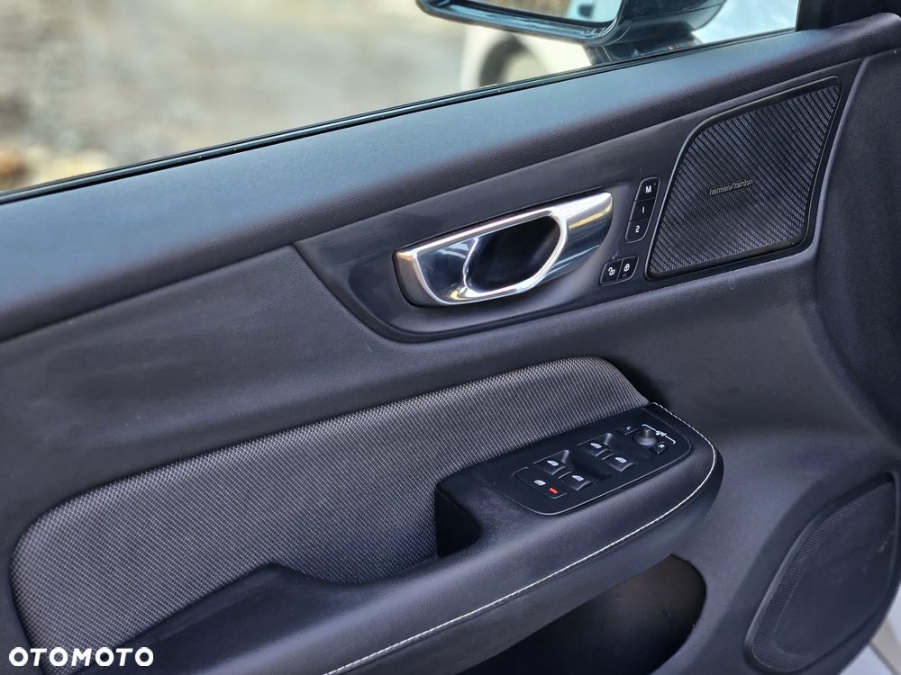 Volvo S60 T4 R-Design - 24