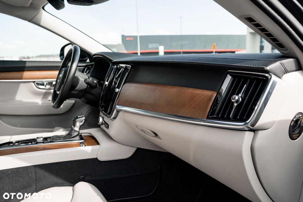Volvo S90 D5 SCR AWD Inscription - 28