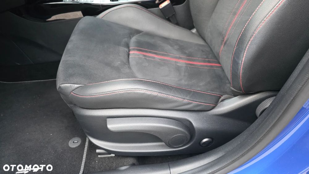 Kia ProCeed 1.6 T-GDI GT DCT - 14