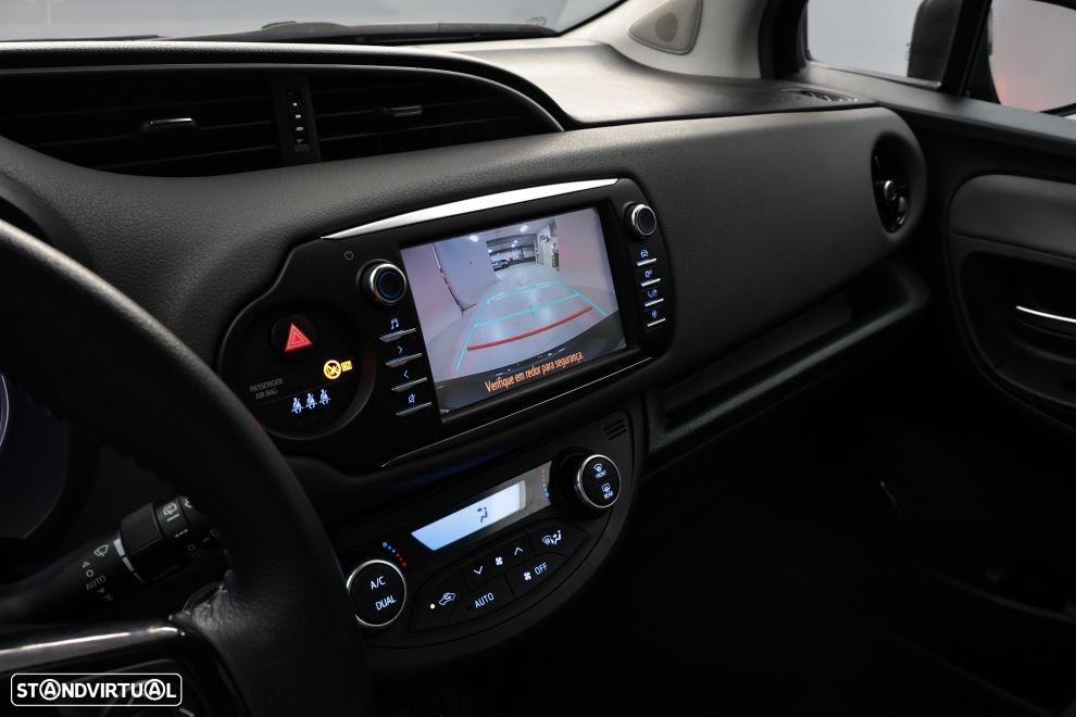 Toyota Yaris 1.5 HSD Comfort - 15