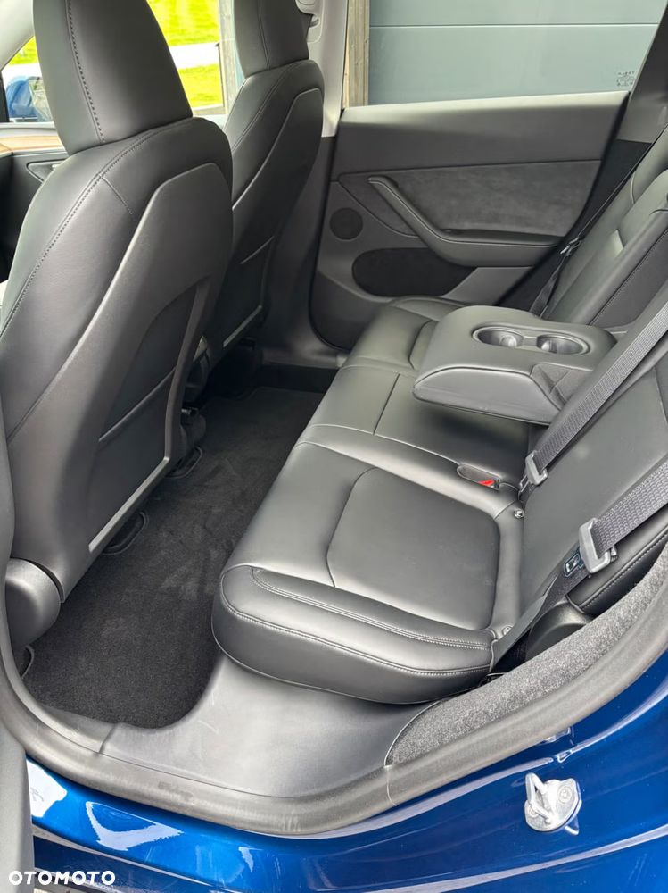 Tesla Model Y Long Range Dual Motor AWD - 5