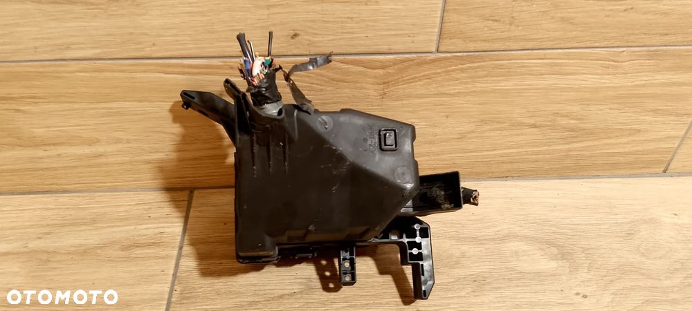 Skrzynka Bezpieczników Suzuki Swift IV1.3B - 3