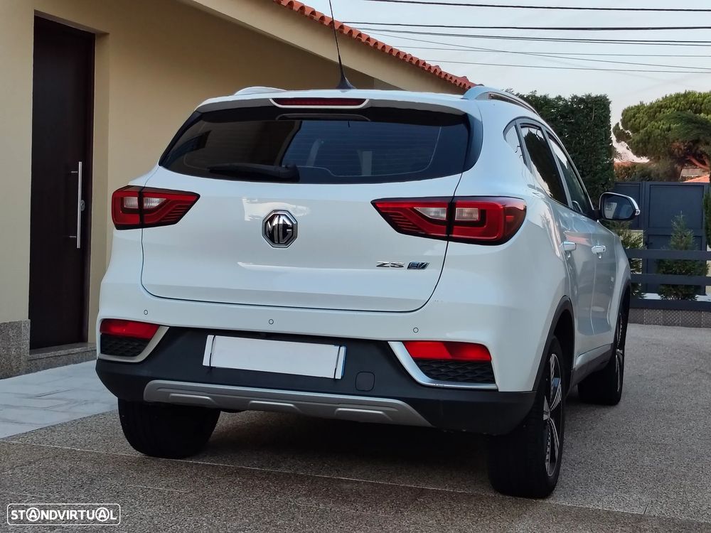 MG ZS - 8