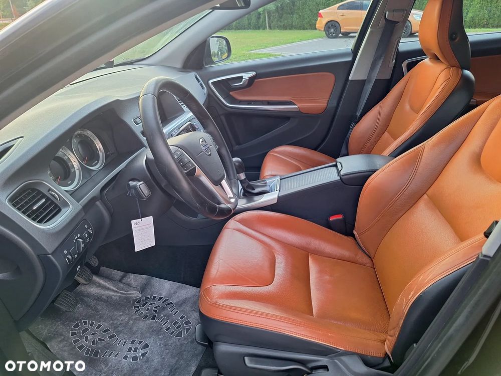 Volvo V60 T3 Momentum - 13