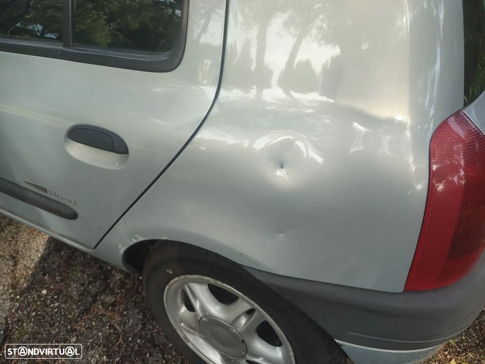 Renault Clio 1.2 16V Tech´Road - 12