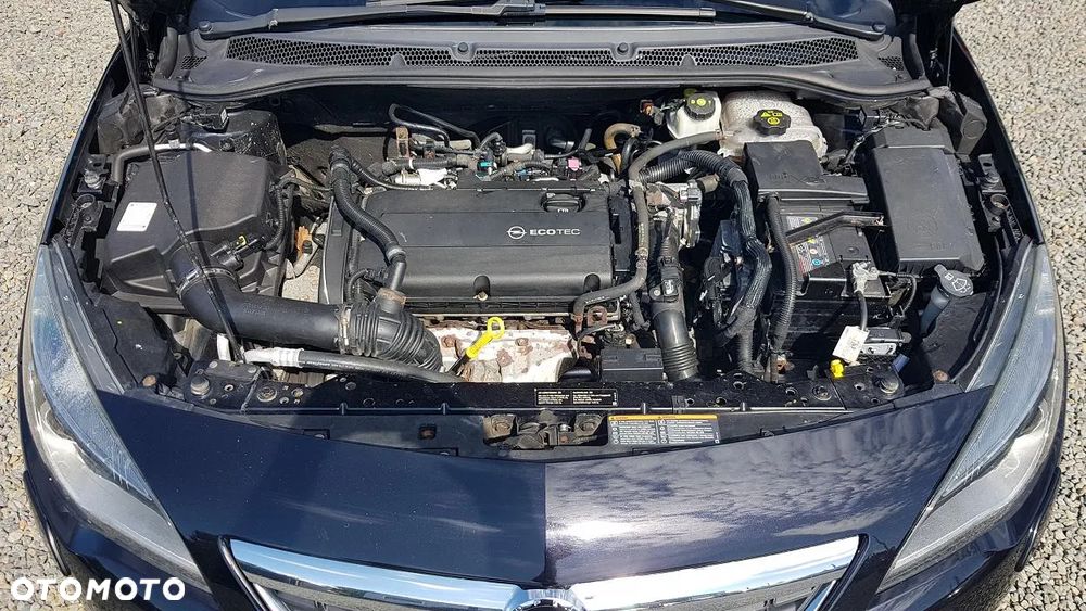 Opel Astra 1.6 Turbo Cosmo - 30