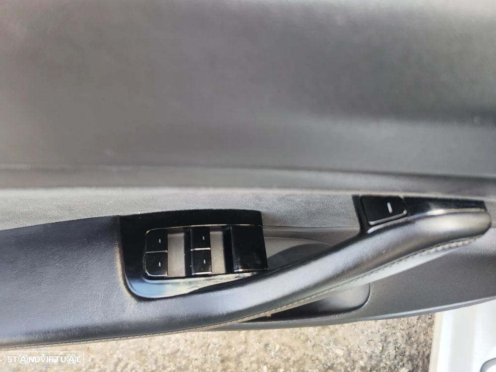 Tesla Model 3 Standard Range Plus RWD - 26