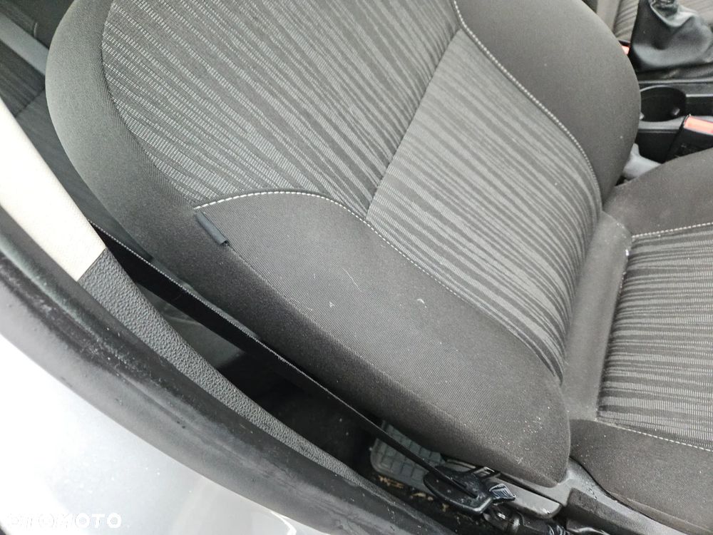 Fotel lewy prawy kierowcy pasażera  Opel Astra J 2010r Z176 5d hatchback Europa - 5