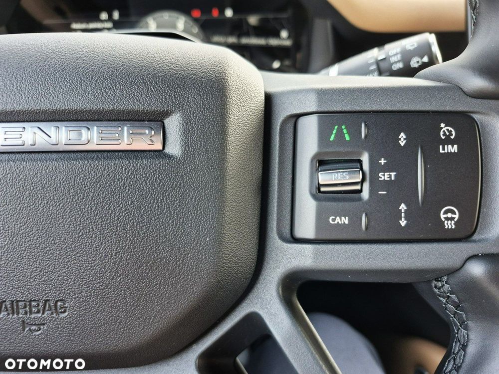 Land Rover Defender - 33