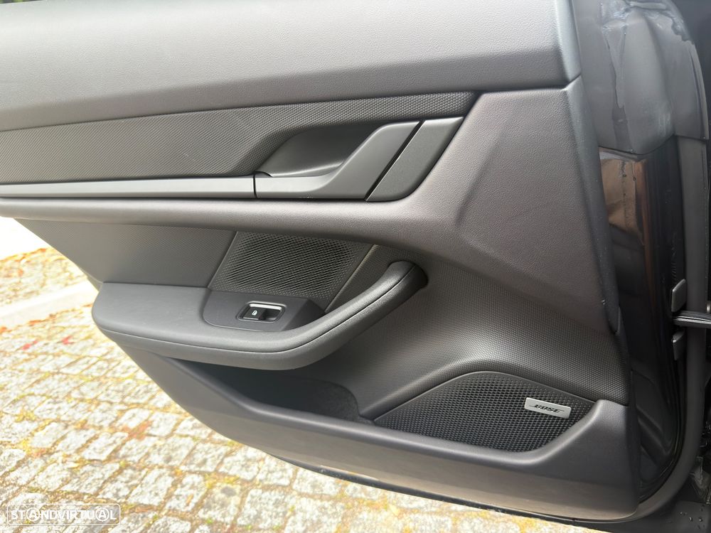 Porsche Taycan Standard - 25