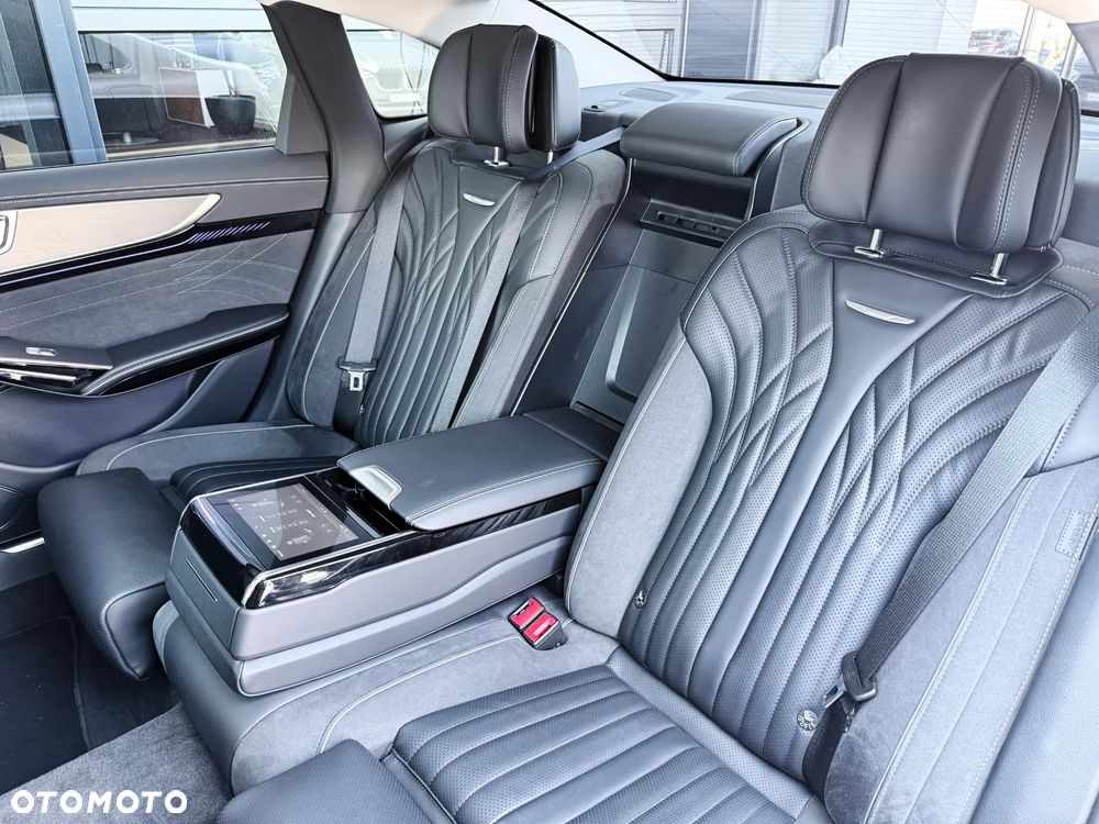 Hongqi H9 2.0T Deluxe - 36