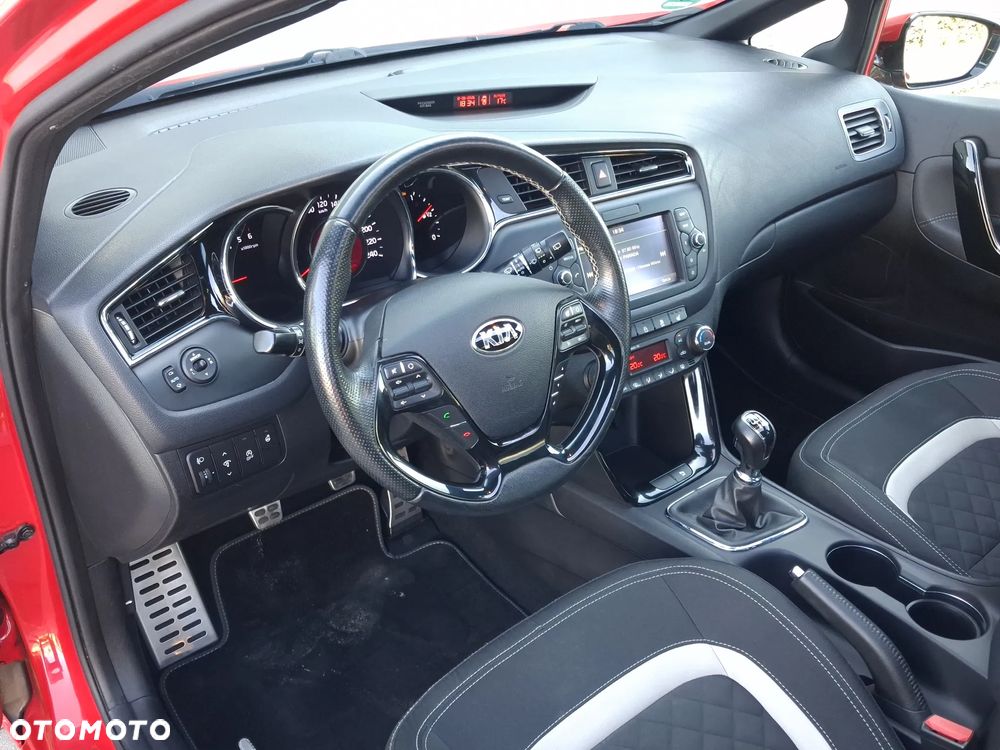 Kia Ceed 1.6 CRDi 136 ISG GT Line - 22