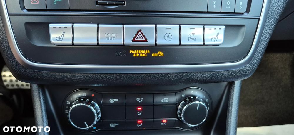 Mercedes-Benz GLA 180 7G-DCT AMG Line - 22