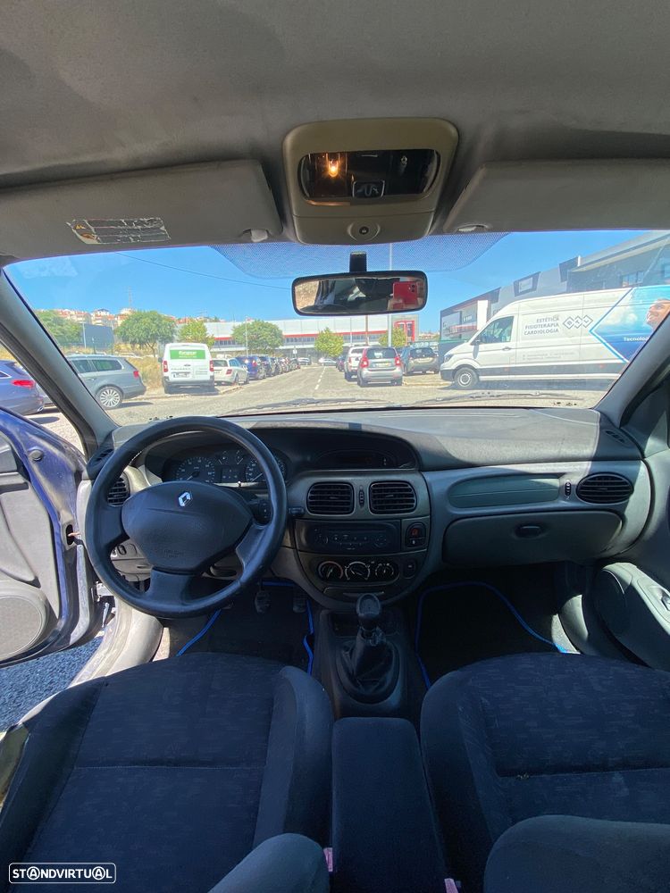 Renault Mégane 1.4 16V RXE - 8