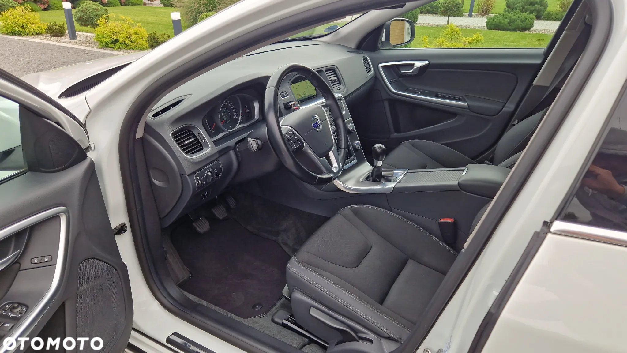 Volvo V60 D3 Momentum - 10