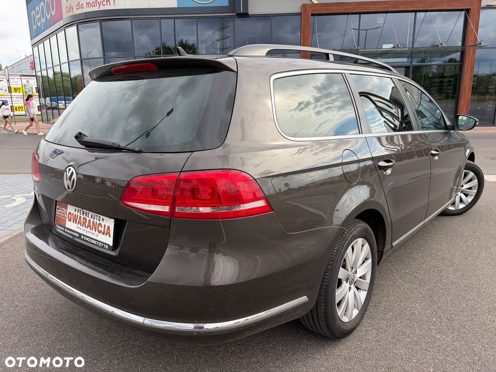 Volkswagen Passat - 4