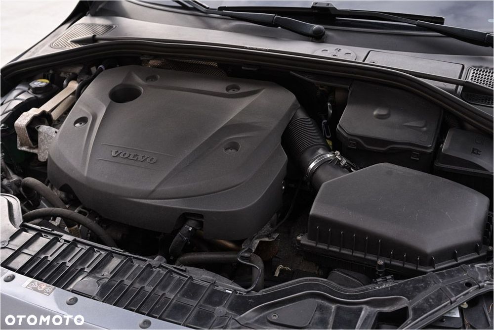 Volvo V60 D5 Geartronic RDesign - 37