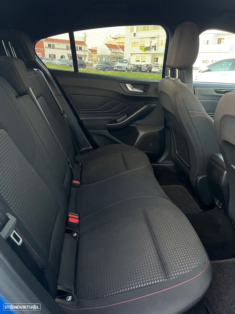 Ford Focus 1.0 EcoBoost Hybrid ST-LINE X - 22