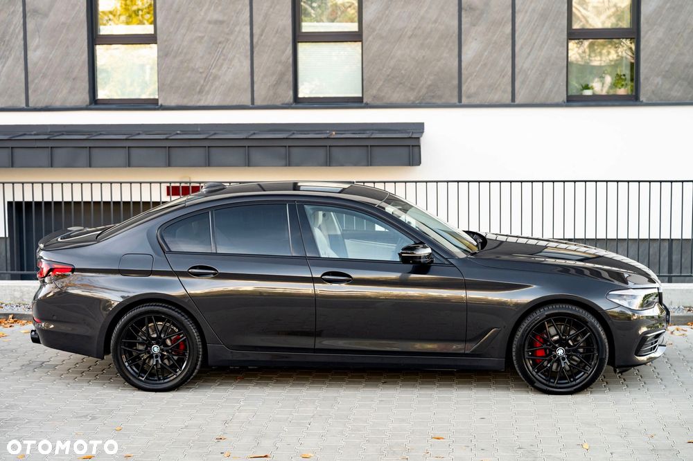 BMW Seria 5 530e iPerformance xDrive Luxury Line sport - 24