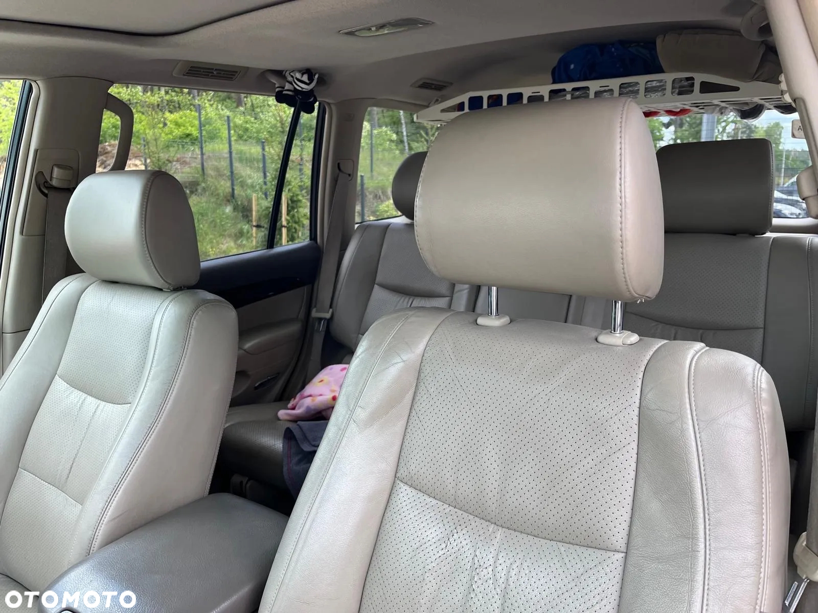 Toyota Land Cruiser - 4